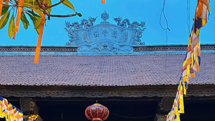 Chuyện cảm động: Thầy chùa dẫn trẻ xin học tiếng Anh , bất ngờ nhận luôn học bổng hàng trăm triệu đồng